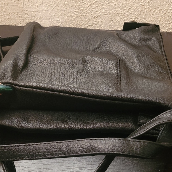 Multi Sac Crossbody Purse Black Textured Vinyl Medium size - Picture 4 of 6